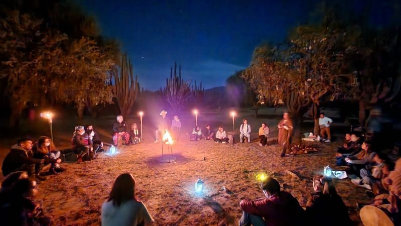 Aventura y sabiduría en la Quebrada: trekking y charlas en el enigmático Pueblo Perdido