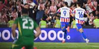 SANABRIA, con una chilena espectacular, marcó el empate para los paraguayos.