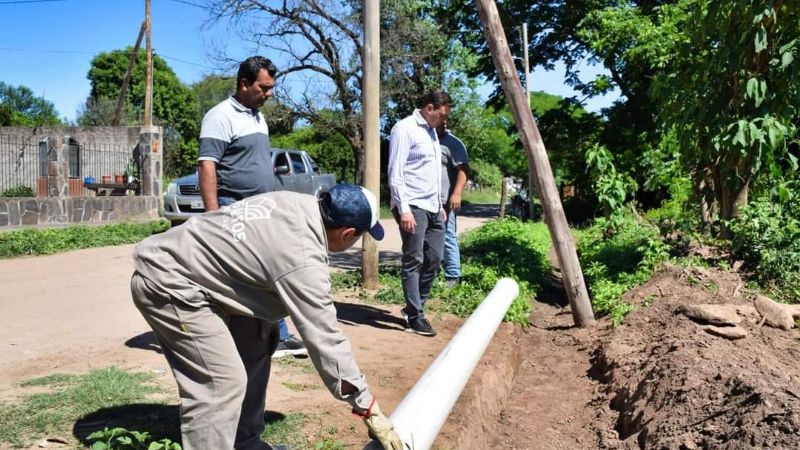 Avanza la Obra de Red de Agua Potable en el Barrio La Posta de Alijilán