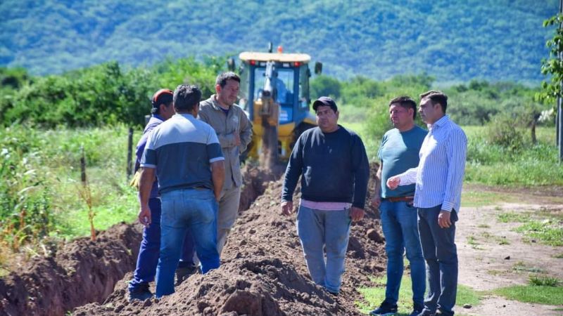 Avanza la Obra de Red de Agua Potable en el Barrio La Posta de Alijilán