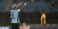 AGUIRRE en la celebración de su gol para Uruguay, frente a Colombia.