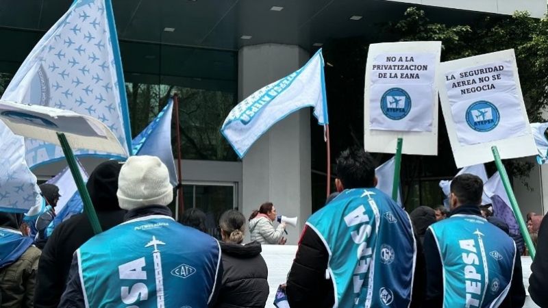 Controladores aéreos suspendieron paro y mañana habrá vuelos con normalidad