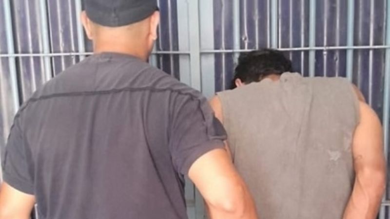 Robó un secador de parabrisas en una estación de servicio