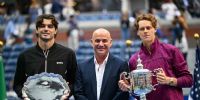 Taylor Fritz y Jannik Sinner definieron el US Open con el triunfo del italiano (en la premiación estuvo Andre Agassi); este domingo volverán a encontrarse en un duelo por un trofeo, el del ATP Finals, ex Masters.