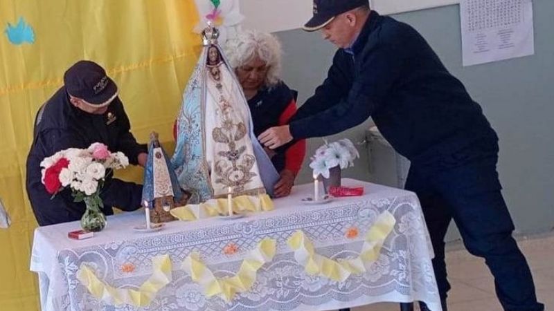 Visita de la imagen de la Virgen del Valle a las dependencias policiales