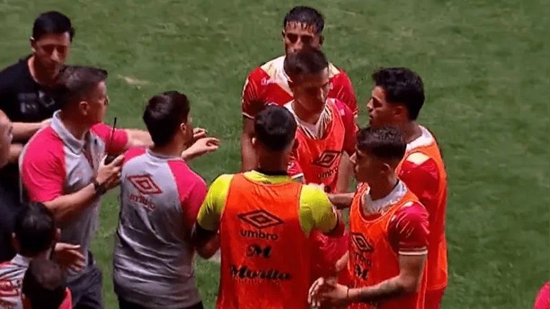 "Es un robo", denunció Román Vega de Argentinos