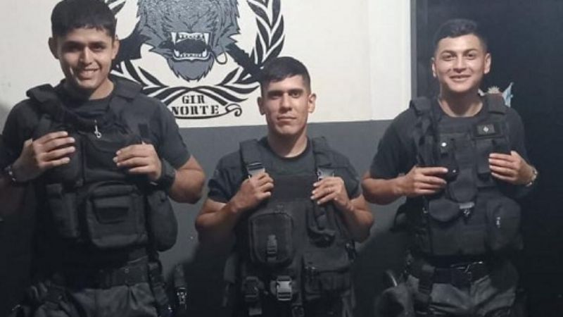 Policías le salvaron la vida a una bebé de un mes
