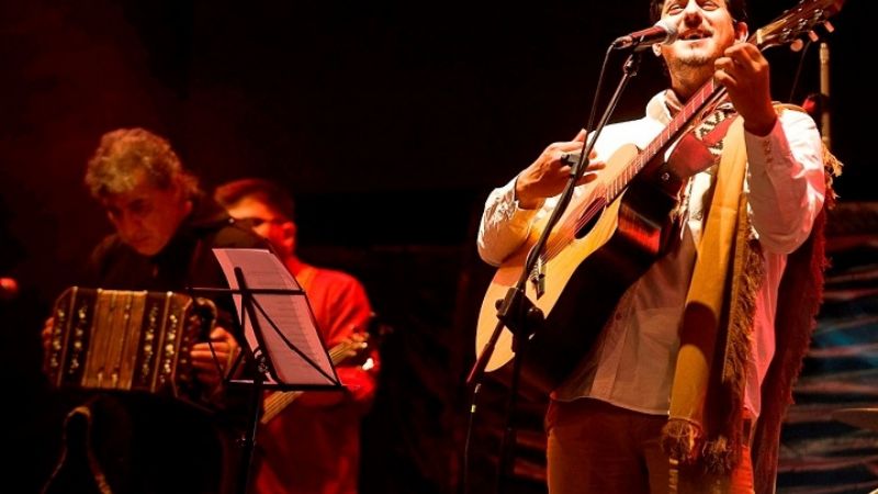 Cololo Macedo se presenta en Santa Fe