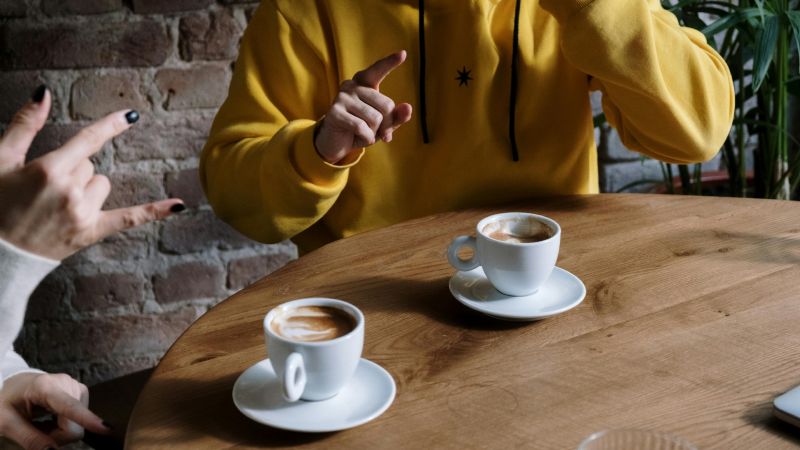 Gastronomía y Turismo más inclusivos: capacitan en Lengua de Señas para mejorar la atención