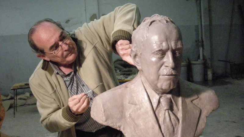 Reconocimiento al escultor catamarqueño Dalla Lasta