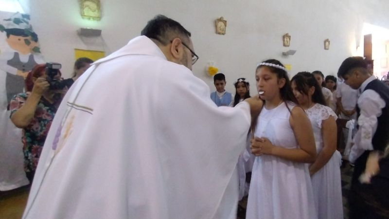 Primeras Comuniones en el centenario templo de Choya