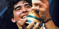 ETERNO. Fue el simple y a la vez enorme recuerdo de Lionel Messi para Diego Armando Maradona.