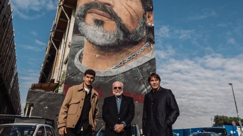 Napoli no se olvidó de Diego Maradona