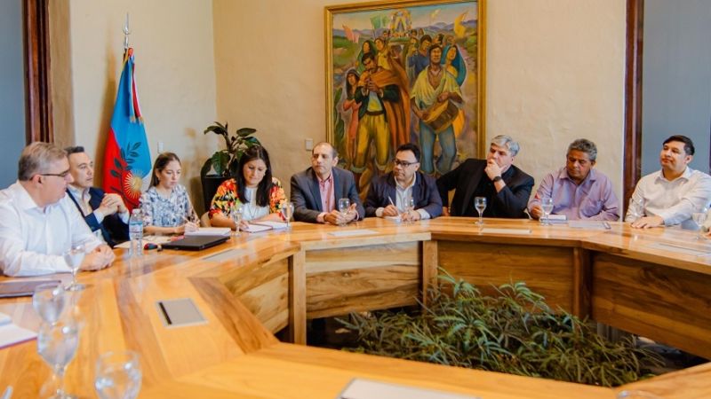 Jalil les confirmó a los intentendentes que los ayudará a pagar el aguinaldo