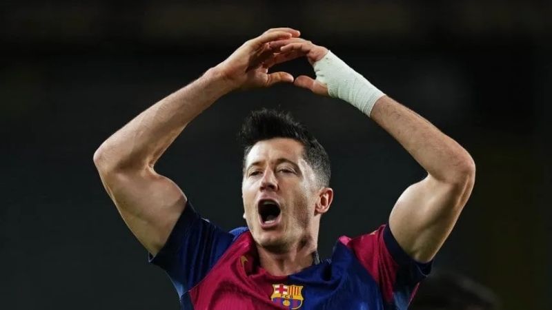 Lewandowski como Messi y Cristiano, en Champions