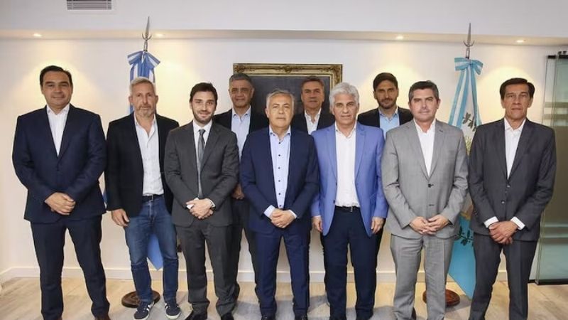 Gobernadores de JxC presionan a Milei por el Presupuesto