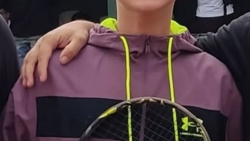 Manu La Serna avanzó en el M15 de Luján