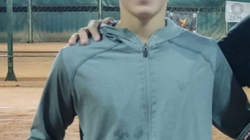 Manu La Serna avanzó en el M15 de Luján