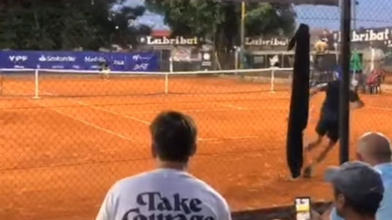 Manu La Serna avanzó en el M15 de Luján