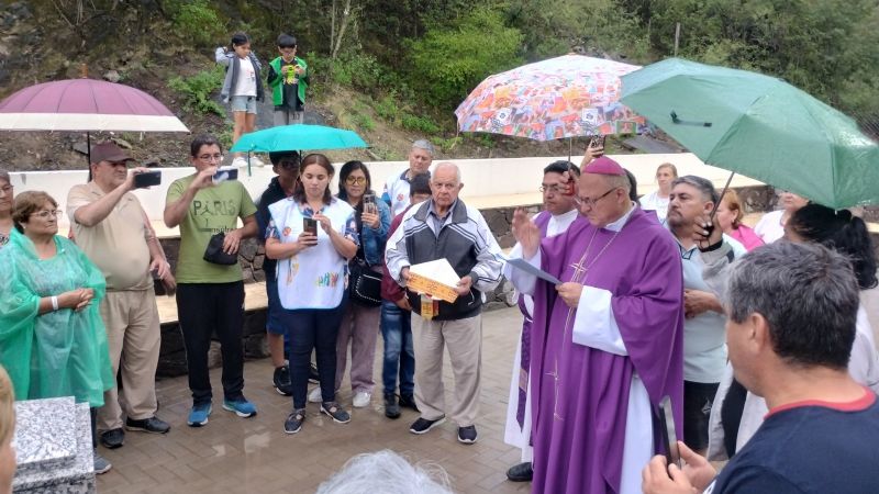 El Obispo bendijo el primer Cinerario de Catamarca