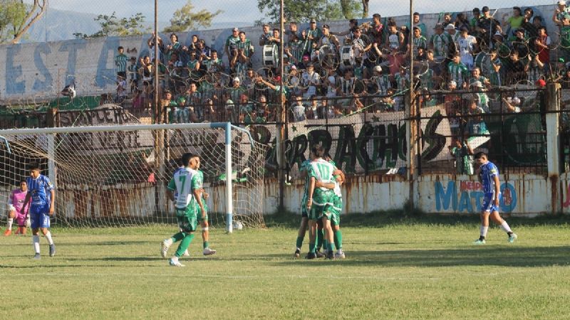 San Martín goleó a Olmos y lidera la Zona 10