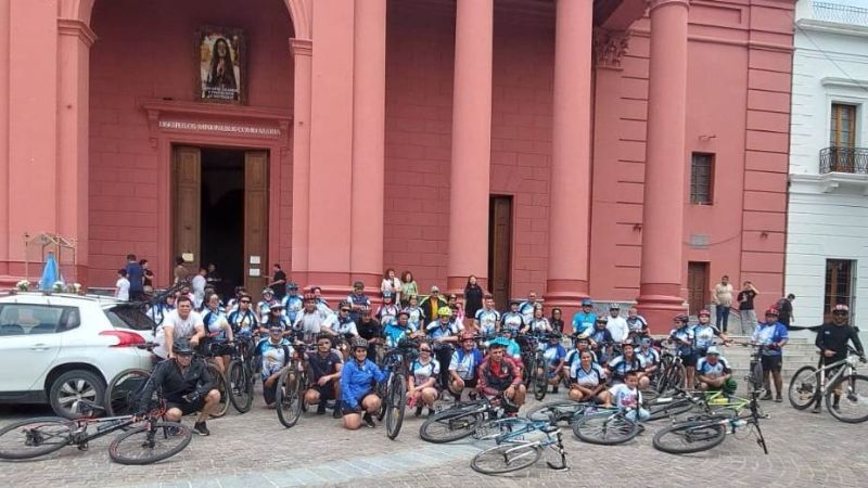 Llegan ciclistas peregrinos