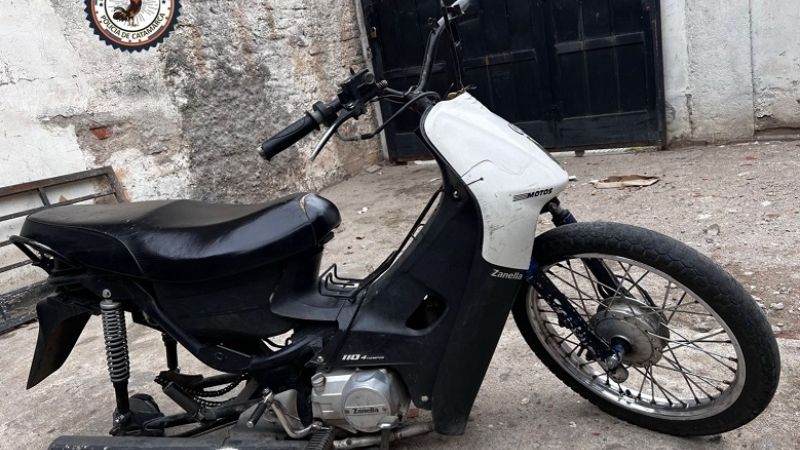 Dos delincuentes en moto asaltaron a un joven de 19 años