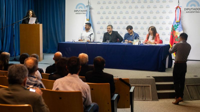 Presentaron en Buenos Aires el libro “Los Cuentos y los Días”