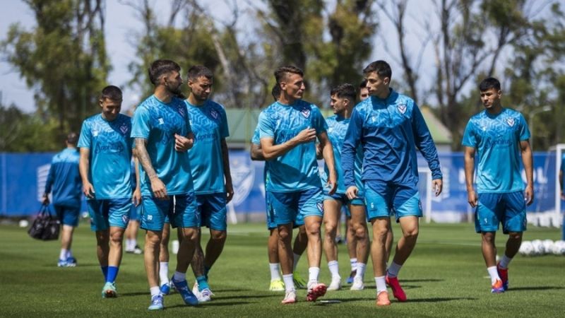 Vélez intentará quedar solo en la cima