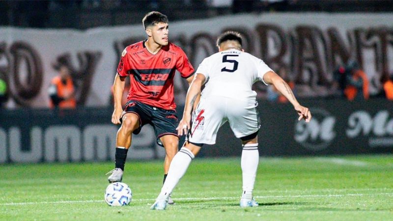 Vélez le ganó a Tigre y lidera en soledad