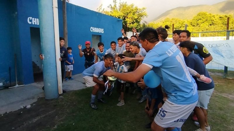 La Carrera festejó el título “en su casa”