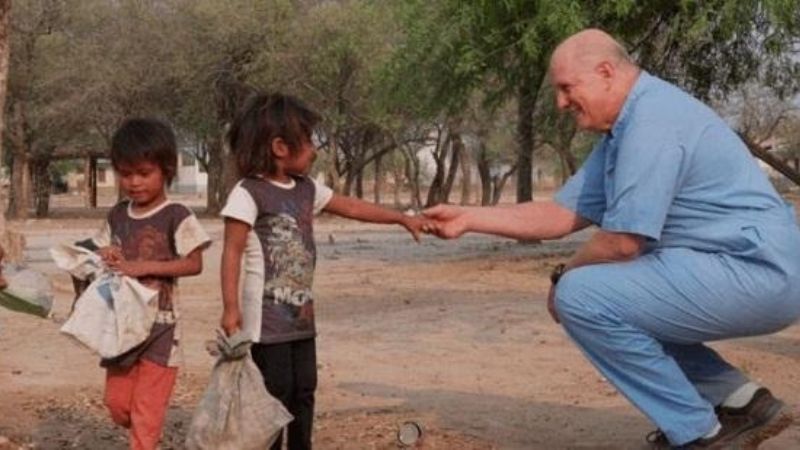 Alejandro Nolazco, abanderado del año: Un reconocimiento a la solidaridad argentina