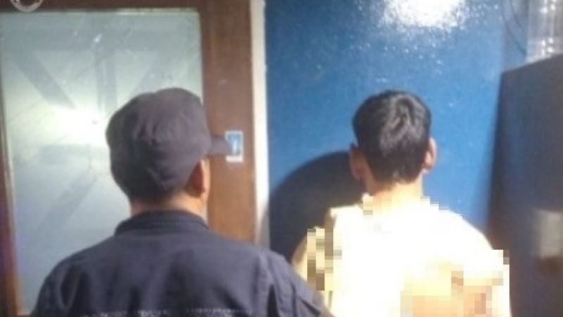 Detuvieron a dos personas tras el robo de un celular en el barrio Eva Perón