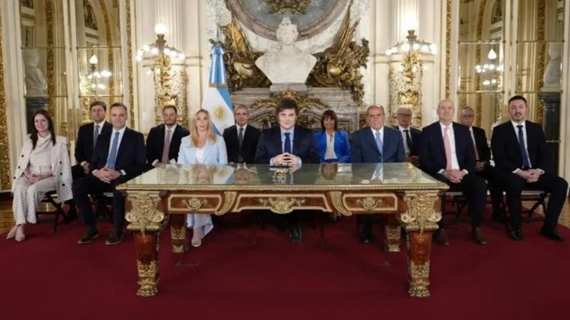 Milei anunció que en 2025 reducirá el 90% de los impuestos y levantará el cepo