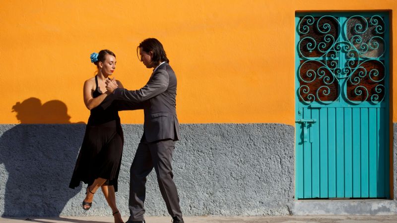 ¡Hoy celebramos el Día Nacional del Tango! La historia del tango se une en un homenaje a Gardel y De Caro