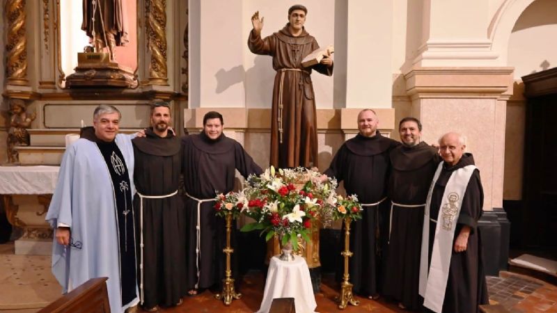 Entronizan imagen del Beato Esquiú en la Basílica San Francisco de Buenos Aires