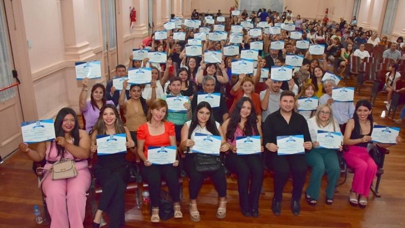 APUNCa entregó certificados a 270 alumnos del CCyE