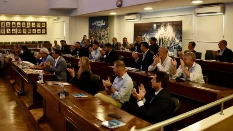 Primera de AFA 2025: Dos copas, vuelven los descensos y sin promoción