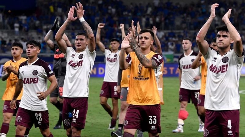 Lanús a la Sudamericana; Barracas, último