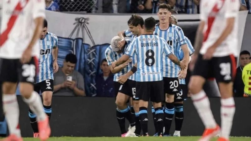 Racing cerró un año feliz; River lleno de dudas