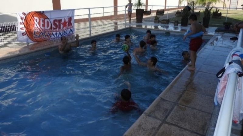 Red Star agasajó a  sus inferiores