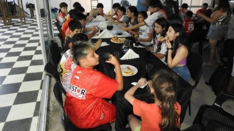 Red Star agasajó a  sus inferiores