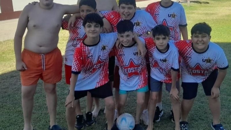 Red Star agasajó a  sus inferiores