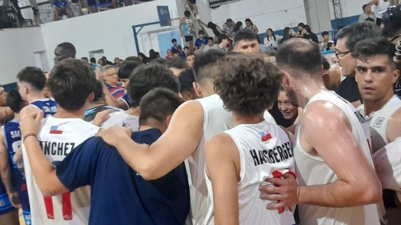 Red Star venció a Hindú y manda la serie final