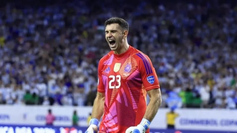 “Dibu” Martínez, el mejor arquero del mundo