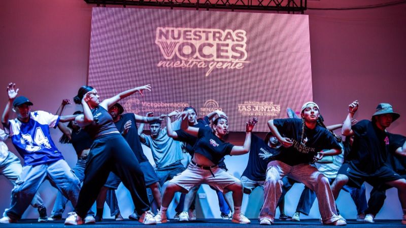 Las Las Juntas cautivó al público de la mano del Trap en el Festival «Nuestras Voces, Nuestra Gente»