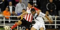 ENZO PÉREZ, en el Vélez- Estudiantes por el Apertura 2010.