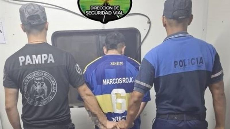 En un colectivo proveniente de Tucumán detuvieron a un riojano con pedido de captura