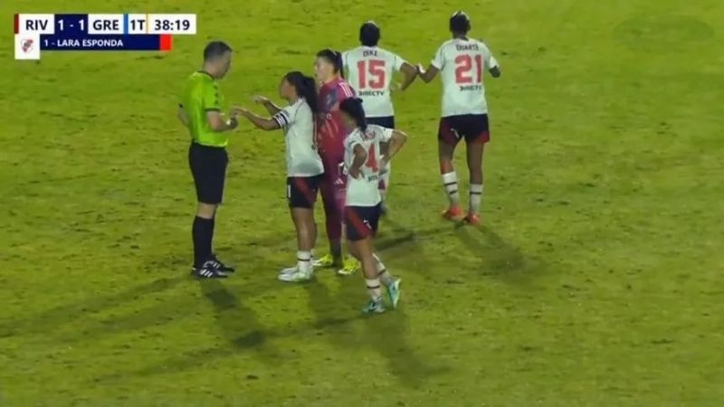Escándalo del femenino de River en Brasil