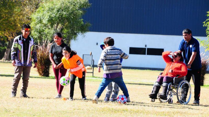 Jornada cultural y recreativa para niños de los Centros Comunitarios de Extensión